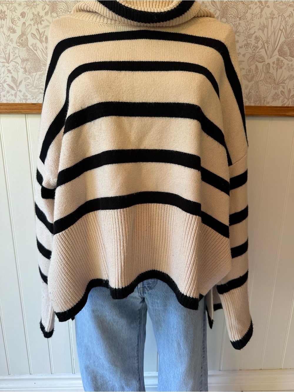 Entro Striped Oversized Turtleneck Sweater – Size Large - Picture 4 of 8